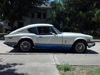 Illustration for article titled For $6,500, Is This Triumph A Rock And Roll Machine?